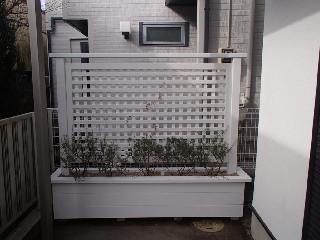 木製プランター塗装塗替え作業【渋谷区Ｉ邸】